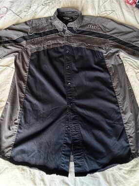 Y2K Vintage Harley-Davidson Men's Black and Gray Button-Down “shop” Shirt
